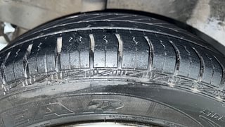 Used 2012 Honda Brio [2011-2016] S MT Petrol Manual tyres RIGHT REAR TYRE TREAD VIEW