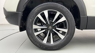 Used 2019 Nissan Kicks [2018-2020] XV Premium (O) Dual Tone Diesel Diesel Manual tyres RIGHT REAR TYRE RIM VIEW