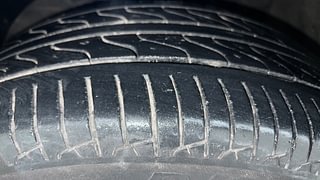 Used 2016 Maruti Suzuki Baleno [2015-2019] Zeta AT Petrol Petrol Automatic tyres LEFT FRONT TYRE TREAD VIEW