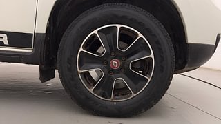 Used 2017 Renault Duster [2017-2020] RXS CVT Petrol Petrol Automatic tyres RIGHT FRONT TYRE RIM VIEW