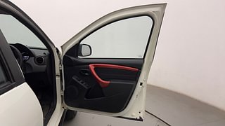 Used 2017 Renault Duster [2017-2020] RXS CVT Petrol Petrol Automatic interior RIGHT FRONT DOOR OPEN VIEW