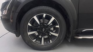 Used 2019 Mahindra XUV500 [2018-2021] W11 AT Diesel Automatic tyres LEFT FRONT TYRE RIM VIEW