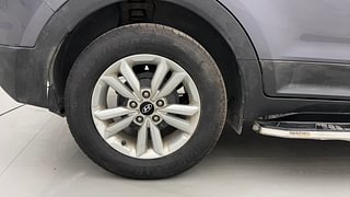 Used 2017 Hyundai Creta [2015-2018] 1.6 SX Diesel Manual tyres RIGHT REAR TYRE RIM VIEW