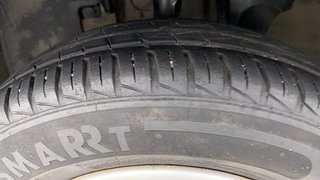 Used 2018 Renault Kwid [2017-2019] RXL 1.0 SCE Special Petrol Manual tyres LEFT FRONT TYRE TREAD VIEW