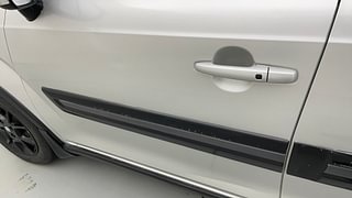 Used 2017 Maruti Suzuki Ignis [2017-2020] Alpha MT Petrol Petrol Manual dents MINOR DENT