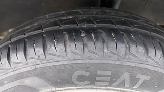Used 2018 Renault Kwid [2017-2019] RXL 1.0 SCE Special Petrol Manual tyres LEFT REAR TYRE TREAD VIEW
