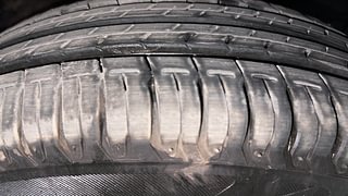 Used 2015 Hyundai i10 [2010-2016] Magna Petrol Petrol Manual tyres RIGHT FRONT TYRE TREAD VIEW