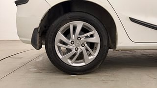 Used 2022 honda Jazz VX Petrol Manual tyres RIGHT REAR TYRE RIM VIEW