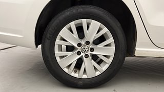 Used 2015 volkswagen Vento 1.5L Highline Diesel AT Diesel Automatic tyres RIGHT REAR TYRE RIM VIEW