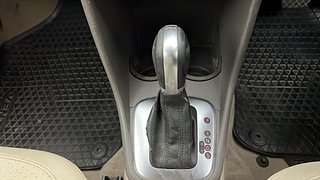 Used 2015 volkswagen Vento 1.5L Highline Diesel AT Diesel Automatic interior GEAR  KNOB VIEW