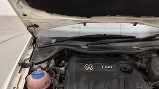 Used 2015 volkswagen Vento 1.5L Highline Diesel AT Diesel Automatic engine ENGINE RIGHT SIDE HINGE & APRON VIEW
