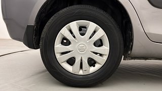 Used 2014 Maruti Suzuki Swift Dzire VXI AT Petrol Automatic tyres RIGHT REAR TYRE RIM VIEW