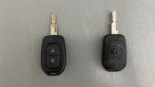 Used 2016 Renault Kwid [2015-2019] RXT Petrol Manual extra CAR KEY VIEW