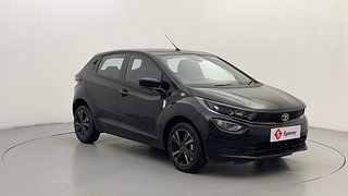 Used 2022 Tata Altroz XZ Plus 1.5 Dark Edition Diesel Manual exterior RIGHT FRONT CORNER VIEW