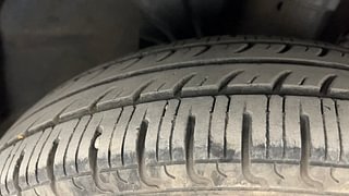 Used 2018 Renault Kwid [2017-2019] CLIMBER 1.0 Petrol Manual tyres RIGHT FRONT TYRE TREAD VIEW