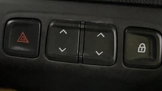 Used 2017 Renault Kwid [2015-2019] RXT Petrol Manual top_features Power windows