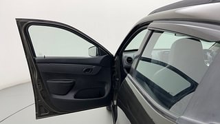 Used 2017 Renault Kwid [2017-2019] RXT 1.0 SCE Special Petrol Manual interior LEFT FRONT DOOR OPEN VIEW