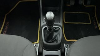 Used 2017 Renault Kwid [2015-2019] RXT Petrol Manual interior GEAR  KNOB VIEW
