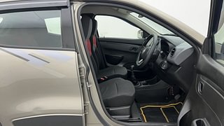 Used 2017 Renault Kwid [2015-2019] RXT Petrol Manual interior RIGHT SIDE FRONT DOOR CABIN VIEW