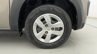 Used 2017 Renault Kwid [2015-2019] RXT Petrol Manual tyres RIGHT FRONT TYRE RIM VIEW