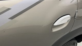 Used 2017 Renault Kwid [2015-2019] RXT Petrol Manual dents MINOR SCRATCH