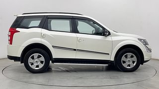 Used 2018 Mahindra XUV500 [2015-2018] W6 Diesel Manual exterior RIGHT SIDE VIEW