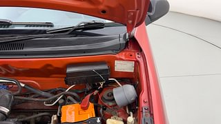 Used 2018 Maruti Suzuki Alto 800 [2016-2019] Lxi Petrol Manual engine ENGINE LEFT SIDE HINGE & APRON VIEW