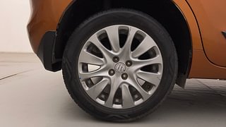 Used 2017 Maruti Suzuki Baleno [2015-2019] Zeta Petrol Petrol Manual tyres RIGHT REAR TYRE RIM VIEW