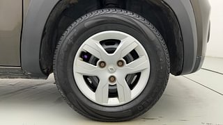 Used 2017 Renault Kwid [2017-2019] RXT 1.0 SCE Special Petrol Manual tyres RIGHT FRONT TYRE RIM VIEW