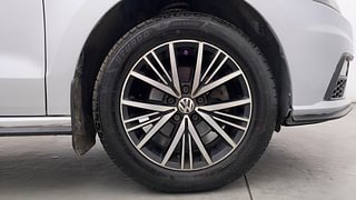 Used 2020 Volkswagen Vento Highline 1.0L TSI Petrol Manual tyres RIGHT FRONT TYRE RIM VIEW