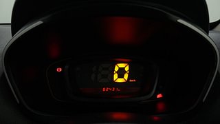 Used 2017 Renault Kwid [2015-2019] RXL Petrol Manual interior CLUSTERMETER VIEW