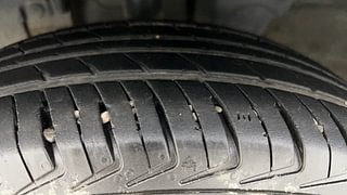 Used 2017 Renault Kwid [2017-2019] RXT 1.0 SCE Special Petrol Manual tyres LEFT FRONT TYRE TREAD VIEW