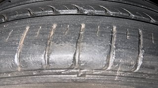 Used 2015 Honda City [2014-2017] V Diesel Diesel Manual tyres RIGHT FRONT TYRE TREAD VIEW