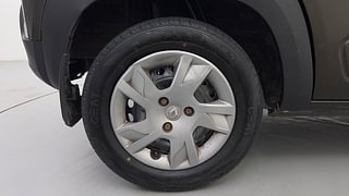 Used 2020 renault Kwid 1.0 RXT Opt Petrol Manual tyres RIGHT REAR TYRE RIM VIEW