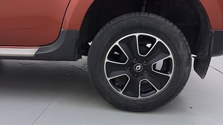 Used 2016 Renault Duster [2015-2019] 110 PS RXZ 4X2 MT Diesel Manual tyres LEFT REAR TYRE RIM VIEW