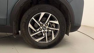 Used 2023 Mahindra XUV 300 W8 (O) AMT Petrol Petrol Automatic tyres RIGHT FRONT TYRE RIM VIEW