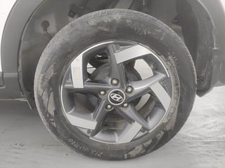 Used 2020 Hyundai Venue [2019-2022] SX 1.0  Turbo iMT Petrol Manual tyres LEFT REAR TYRE RIM VIEW