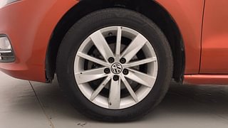 Used 2015 Volkswagen Polo [2014-2020] Highline 1.5 (D) Diesel Manual tyres LEFT FRONT TYRE RIM VIEW