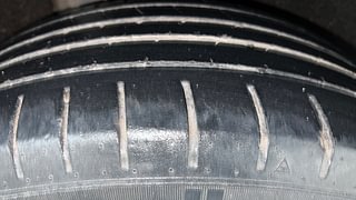 Used 2016 Maruti Suzuki Baleno [2015-2019] Zeta Petrol Petrol Manual tyres RIGHT REAR TYRE TREAD VIEW