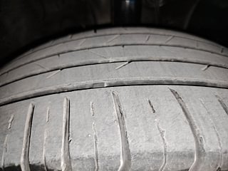 Used 2023 Hyundai Venue S Plus 1.5 CRDi Diesel Manual tyres RIGHT FRONT TYRE TREAD VIEW