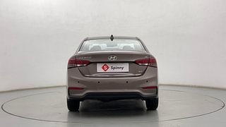 Used 2018 Hyundai Verna [2017-2020] 1.6 VTVT SX (O) Petrol Manual exterior BACK VIEW