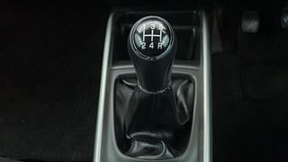 Used 2016 Maruti Suzuki Baleno [2015-2019] Zeta Petrol Petrol Manual interior GEAR  KNOB VIEW