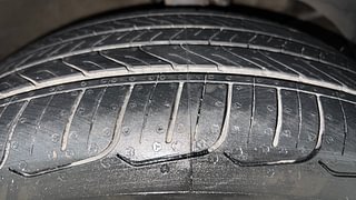 Used 2016 Maruti Suzuki Baleno [2015-2019] Zeta Petrol Petrol Manual tyres RIGHT FRONT TYRE TREAD VIEW