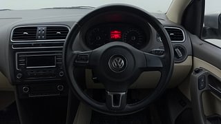 Used 2013 Volkswagen Vento [2010-2015] Highline Petrol Petrol Manual top_features Steering mounted controls