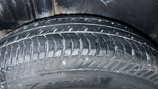 Used 2012 Maruti Suzuki Swift [2011-2017] VXi Petrol Manual tyres RIGHT REAR TYRE TREAD VIEW