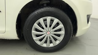 Used 2012 Maruti Suzuki Swift [2011-2017] VXi Petrol Manual tyres RIGHT FRONT TYRE RIM VIEW