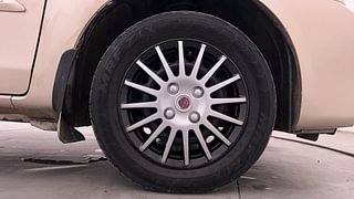 Used 2011 Toyota Etios [2010-2017] G Petrol Manual tyres RIGHT FRONT TYRE RIM VIEW