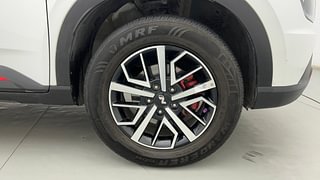 Used 2022 Hyundai Venue N-Line N8 DCT Petrol Automatic tyres RIGHT FRONT TYRE RIM VIEW