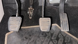 Used 2019 Mahindra XUV 300 W8 (O) Petrol Petrol Manual interior PEDALS VIEW