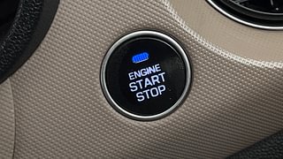 Used 2017 Hyundai Grand i10 [2017-2020] Asta 1.2 Kappa VTVT Petrol Manual top_features Keyless start
